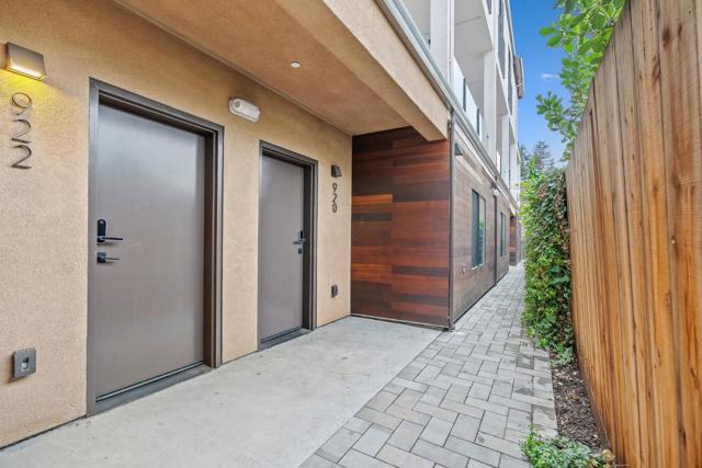 922 Woodside Road, Redwood City CA: https://media.crmls.org/mediaz/ea627467-6a97-4fe6-b7e4-1591fad073e8.jpg