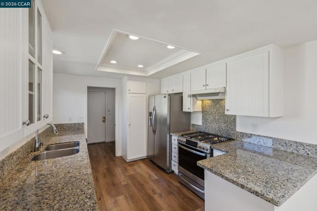 Image 16 of 37 For 2137 Presidio Ct