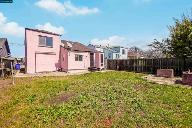718 Maine Ave, Richmond, California 94804, 3 Bedrooms Bedrooms, ,1 BathroomBathrooms,Single Family Residence,For Sale,Maine Ave,41056246