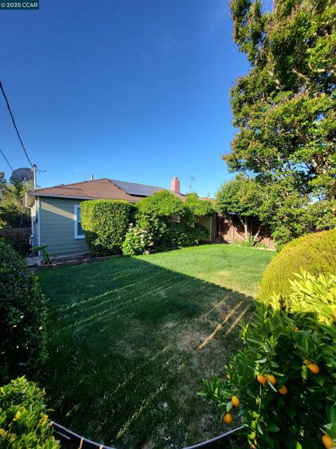 814 Marin Rd, El Sobrante CA: https://media.crmls.org/mediaz/ea641631-01b0-41ae-b357-e21df112e1e9.jpg