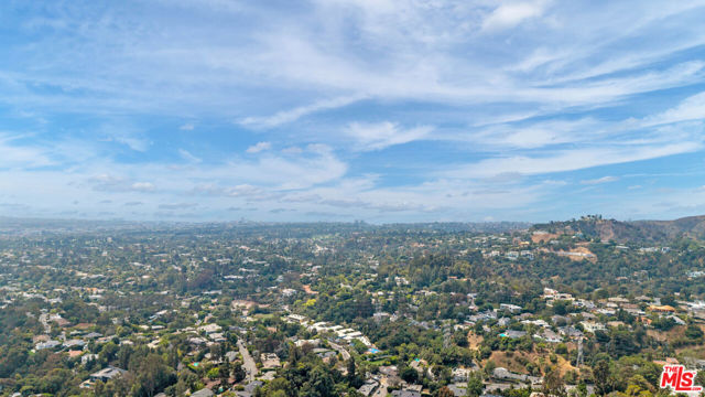 966 Bluegrass Lane, Los Angeles CA: https://media.crmls.org/mediaz/ea643282-972f-47e4-ae6d-bed390d93011.jpg