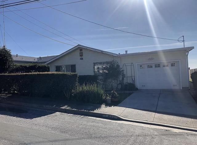 432 Heathcliff Drive, Pacifica CA: https://media.crmls.org/mediaz/ea645e3b-3ec7-40a1-9189-94ae5e7f1fa2.jpg