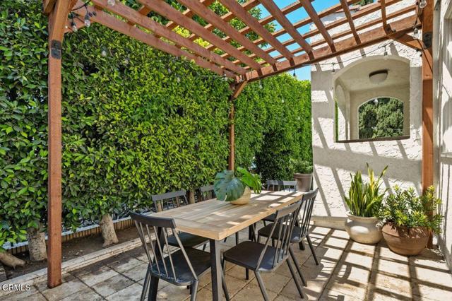 7567 Rosewood Avenue, Los Angeles CA: https://media.crmls.org/mediaz/ea649755-1de3-48ad-b505-8167253506c3.jpg