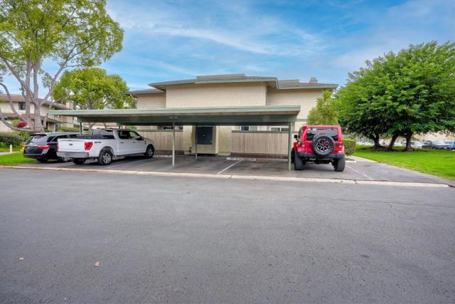 10143 Caminito Volar, San Diego CA: https://media.crmls.org/mediaz/ea64cdc6-f14d-4c1b-87b3-a23b01dd71e3.jpg