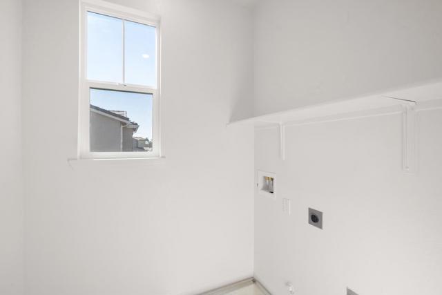 2250 Gladiola Drive, Hollister CA: https://media.crmls.org/mediaz/ea64d6c4-bbd4-4594-bace-0e4df3e33a62.jpg