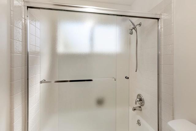 1121 Douglas Avenue, Burlingame CA: https://media.crmls.org/mediaz/ea64ea48-ee05-425e-9d40-d330494a8081.jpg