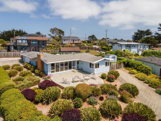 816 Park Avenue, Moss Beach CA: https://media.crmls.org/mediaz/ea64fbe8-020f-4e90-bd62-773c3fd13ed0.jpg