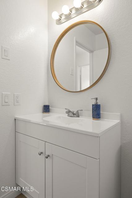 307 Lark Ellen Avenue, Ojai CA: https://media.crmls.org/mediaz/ea6515fa-cbf3-4362-8017-702dad983a69.jpg