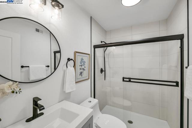 9193 Bungalow Way, Elk Grove CA: https://media.crmls.org/mediaz/ea65345e-5f31-43fe-b746-aedbc023e574.jpg