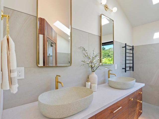 3240 N Main Street, Soquel CA: https://media.crmls.org/mediaz/ea655c99-816d-4afa-999c-f87141ba1d01.jpg