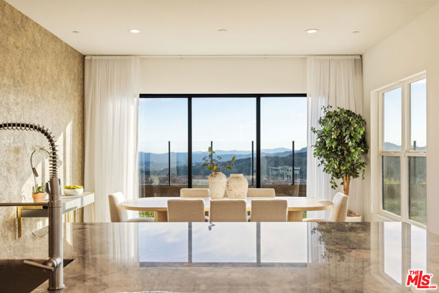 20668 W Hummingbird Court, Porter Ranch CA: https://media.crmls.org/mediaz/ea65af0e-14e4-4699-b458-3982586fdafa.jpg