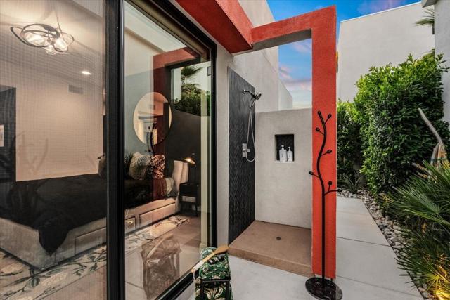 143 Obsidian Loop N, Palm Springs, CA 92264