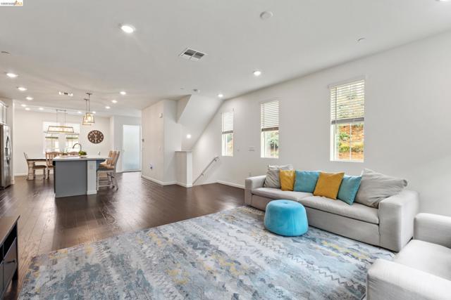 Image 11 of 58 For 16306 Ridgehaven Dr  Unit 104