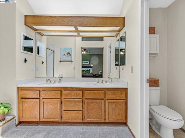 8043 Crossridge Rd, Dublin CA: https://media.crmls.org/mediaz/ea668b91-381e-443f-8978-e312701bff24.jpg