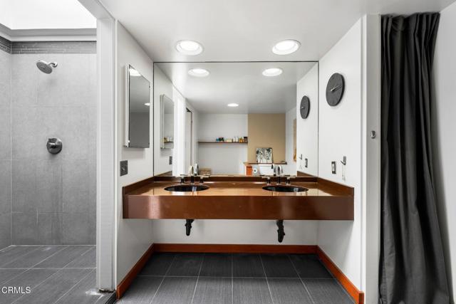 4639 El Camino Corto, La Canada Flintridge CA: https://media.crmls.org/mediaz/ea67a68e-6e2d-4e4e-8d30-33209e86e308.jpg