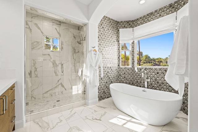 Detail Gallery Image 34 of 51 For 3376 Calle Tres Vistas, Encinitas,  CA 92024 - 5 Beds | 5/1 Baths