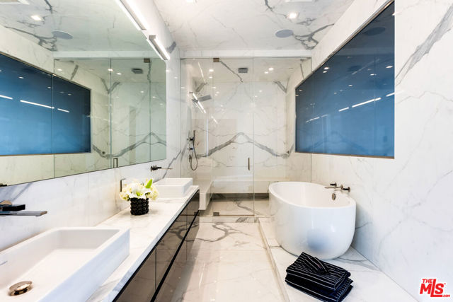 1545 Marlay Drive, Los Angeles CA: https://media.crmls.org/mediaz/ea68b4c7-127b-4d33-ac50-2db574186f39.jpg