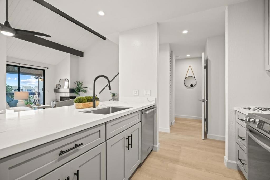 Ea68C543 3Fe4 46Af B6D4 00E0E465D77D 2101 Shoreline Drive #437, Alameda, Ca 94501 &Lt;Span Style='BackgroundColor:transparent;Padding:0Px;'&Gt; &Lt;Small&Gt; &Lt;I&Gt; &Lt;/I&Gt; &Lt;/Small&Gt;&Lt;/Span&Gt;