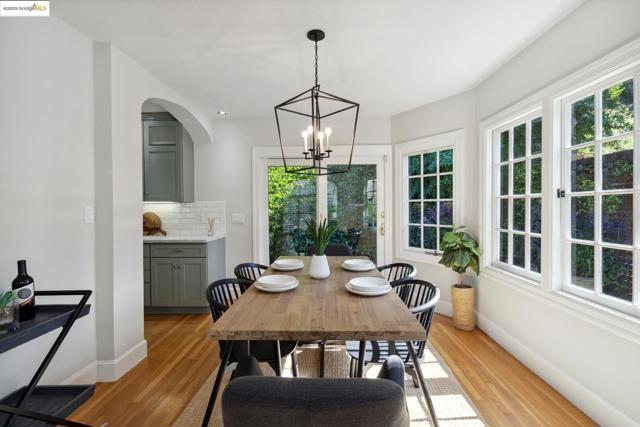 Image 14 of 37 For 1633 Trestle Glen Rd