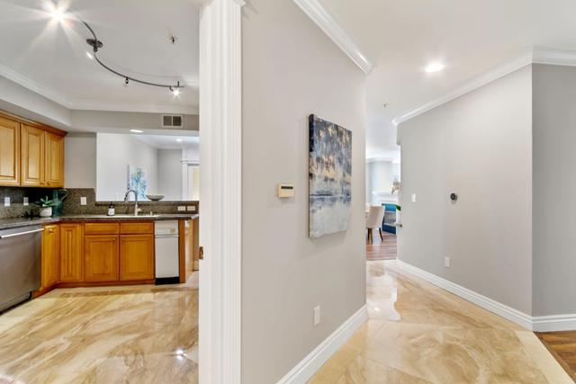 1499 Oak Grove Avenue, Burlingame CA: https://media.crmls.org/mediaz/ea68e716-c267-492f-af7c-bc31b5d666e6.jpg