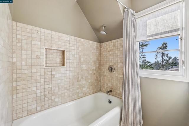 680 Grizzly Peak Blvd, Berkeley CA: https://media.crmls.org/mediaz/ea6978e4-2d2a-4924-9c83-13cbe2ccc93b.jpg