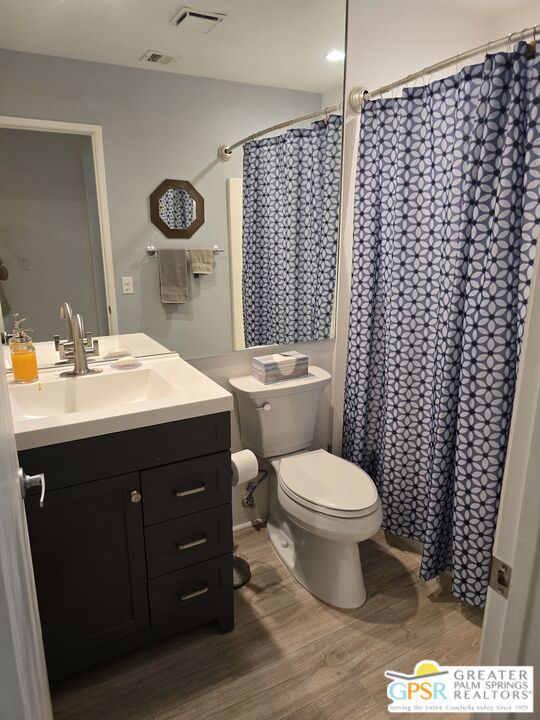 Image 11 of 14 For 471 Calle El Segundo  C3