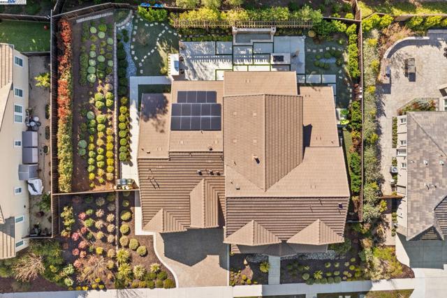 2135 Terra Bella Ct, Livermore CA: https://media.crmls.org/mediaz/ea69d095-6223-465c-a68f-e7eee40f31d1.jpg