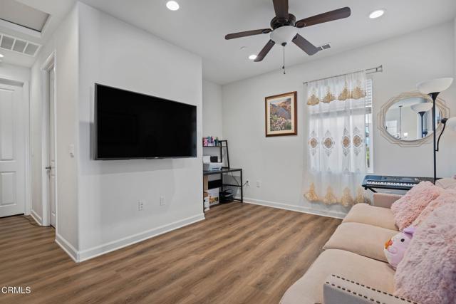 Detail Gallery Image 13 of 26 For 1511 Mulligan St, Oxnard,  CA 93036 - 3 Beds | 2/1 Baths