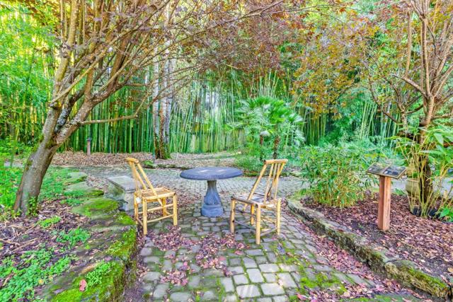 5601 Freedom Boulevard, Aptos CA: https://media.crmls.org/mediaz/ea6b2aea-4b68-42c6-a5de-a0aef2a75339.jpg