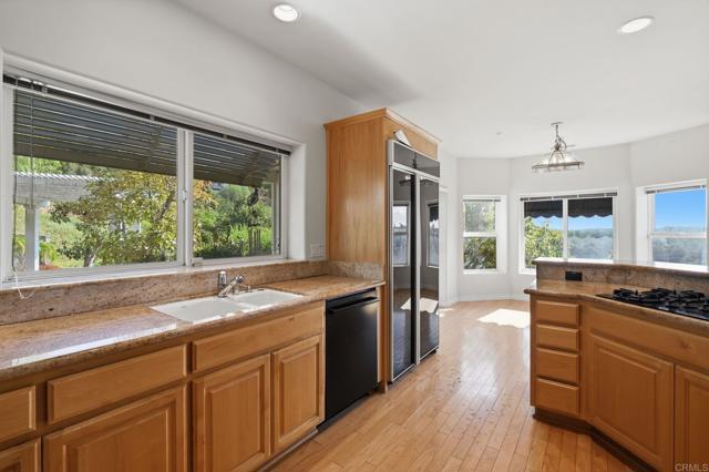 Detail Gallery Image 13 of 74 For 2596 Green Canyon Rd, Fallbrook,  CA 92028 - 4 Beds | 2/1 Baths
