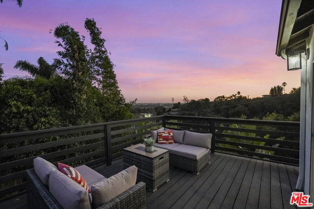 5549 Onacrest Drive, Los Angeles CA: https://media.crmls.org/mediaz/ea6bbdc3-21d6-46fd-ace4-03523db6d9f9.jpg