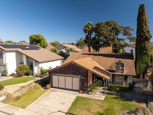 9555 Via Pereza, San Diego CA: https://media.crmls.org/mediaz/ea6c31bd-7cf6-48e5-91f7-bc04000d6fc1.jpg