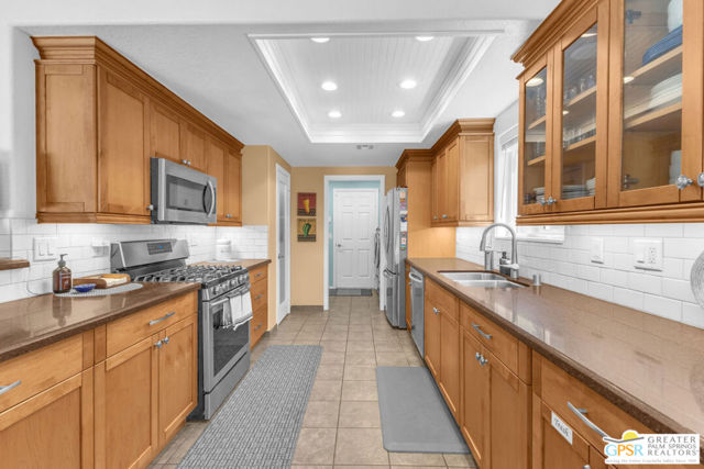 30005 Avenida Alvera, Cathedral City CA: https://media.crmls.org/mediaz/ea6dc0ef-1dac-4c8f-8c80-c85ed2201ede.jpg