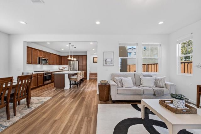 2975 Denali Drive, Marina CA: https://media.crmls.org/mediaz/ea6f1b0f-64b3-4120-874b-71a904aa3808.jpg