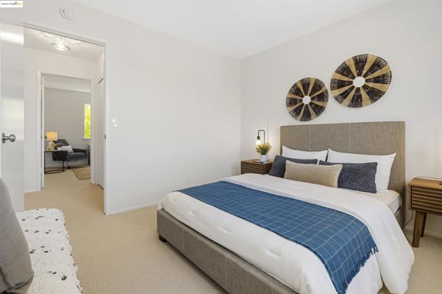 160 Manzanita Pl, Hercules CA: https://media.crmls.org/mediaz/ea6f4d16-b43a-4c03-a278-707d8f840e0f.jpg