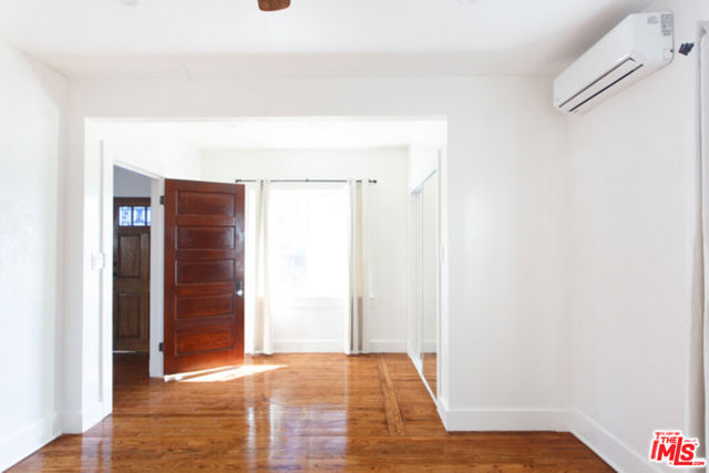 547 Brooks Avenue, Venice CA: https://media.crmls.org/mediaz/ea6f61d0-026a-491c-b843-38a3d6101268.jpg