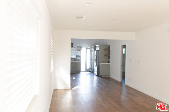 932 W Crestwood Street, San Pedro CA: https://media.crmls.org/mediaz/ea70879e-f129-4bab-9a87-d0898c1e3d02.jpg