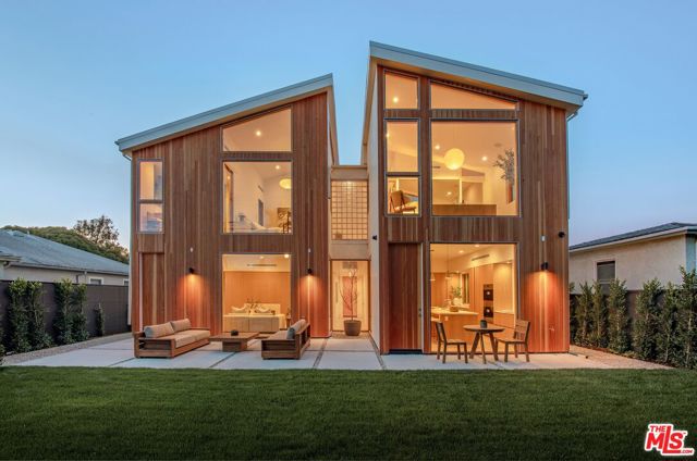 Image 4 of 30 For 12736 Dewey Street