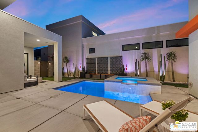190 Obsidian Loop, Palm Springs CA: https://media.crmls.org/mediaz/ea71310e-479c-47fa-ad1e-179d9d3b3525.jpg