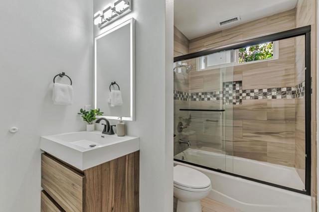 4805 Michelle Way, Union City CA: https://media.crmls.org/mediaz/ea71f48a-2c3c-4e12-a796-9084b6e7904d.jpg