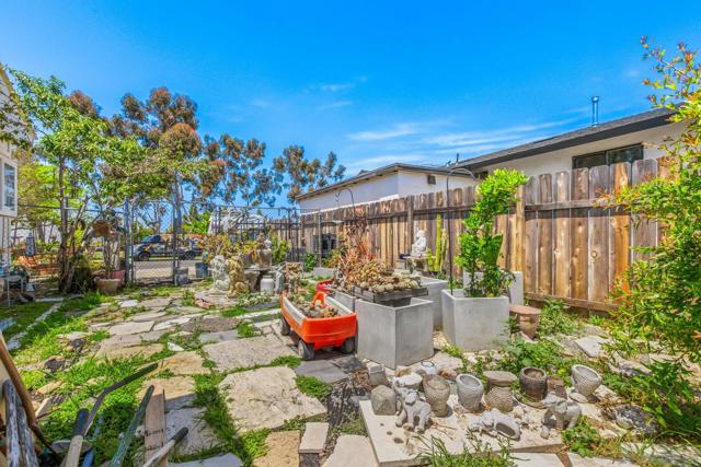 875 Boundary St, San Diego CA: https://media.crmls.org/mediaz/ea723db1-0ce8-4017-ac97-df38e8b619e6.jpg