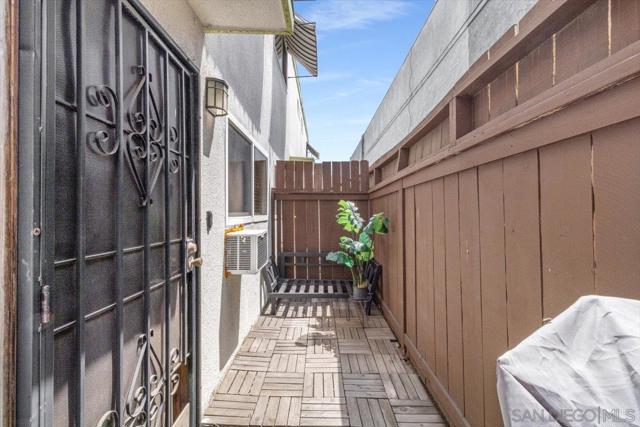 4425 50th Street, San Diego CA: https://media.crmls.org/mediaz/ea740ce1-18bf-4e38-88b1-b9a0c150c3a1.jpg