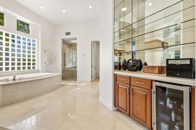 334 Crest Lake Drive, Palm Desert, CA 92211