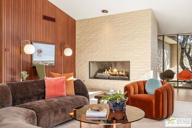 695 N Camino Real, Palm Springs CA: https://media.crmls.org/mediaz/ea750535-bad8-4f2b-b4eb-fd853d933f38.jpg