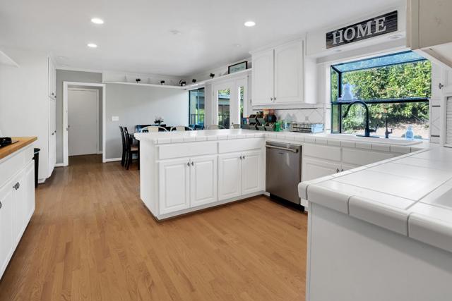 Image 10 of 30 For 390 Seely Avenue