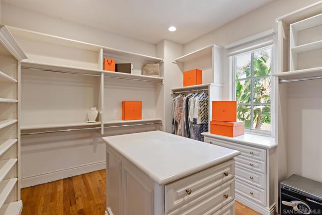 16356 Rambla De Las Flores, Rancho Santa Fe CA: https://media.crmls.org/mediaz/ea75c504-f026-42a0-a1b4-0538959f7c75.jpg