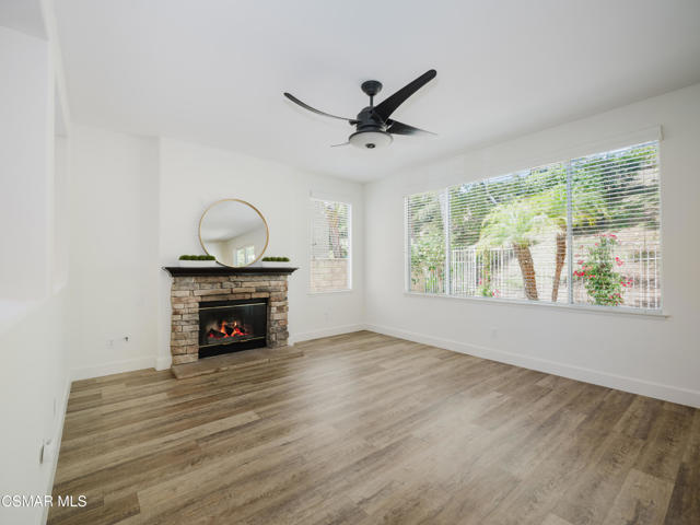 3185 Clarita Court, Thousand Oaks CA: https://media.crmls.org/mediaz/ea7614dd-c03b-4ffa-b9ac-8d89debd4fc2.jpg