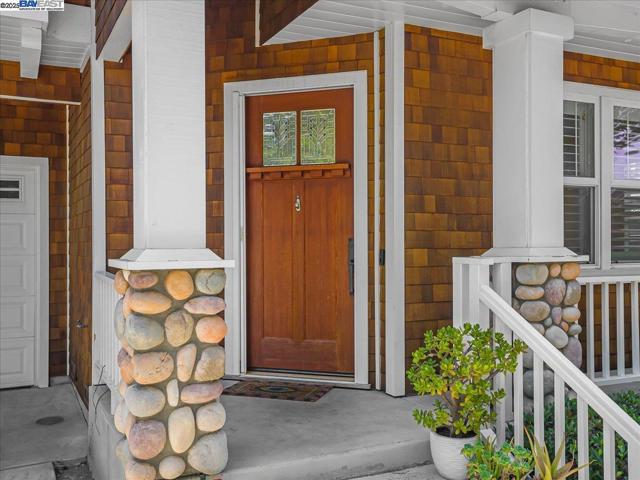 910 Willowshire Way, San Jose CA: https://media.crmls.org/mediaz/ea76474b-7a9c-4d6f-9a40-5d523192f296.jpg