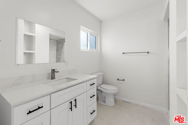 7825 W Manchester Avenue, Playa del Rey CA: https://media.crmls.org/mediaz/ea773cca-92d0-4f38-a63b-336c37a91f25.jpg