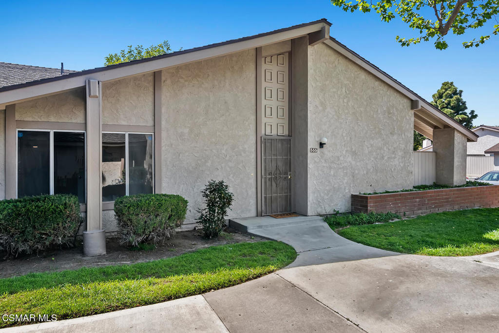 555 Holly Avenue, Oxnard, CA 93036